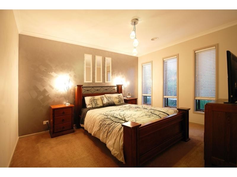 4 Florio Close, Berwick VIC 3806