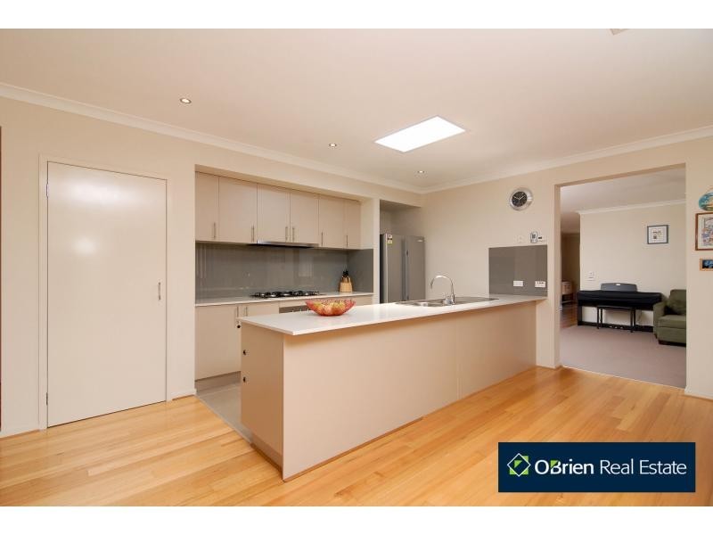 18 Bunbury Avenue, Narre Warren VIC 3805