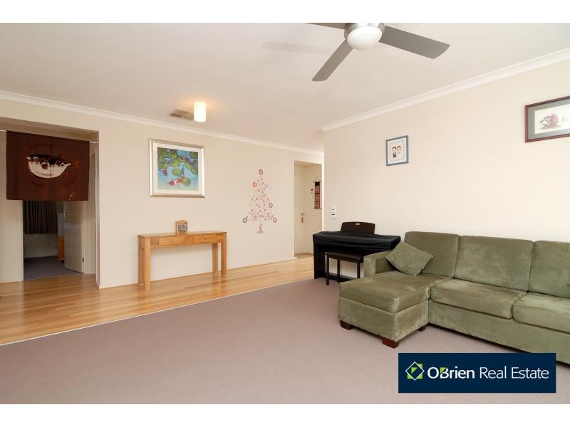 18 Bunbury Avenue, Narre Warren VIC 3805