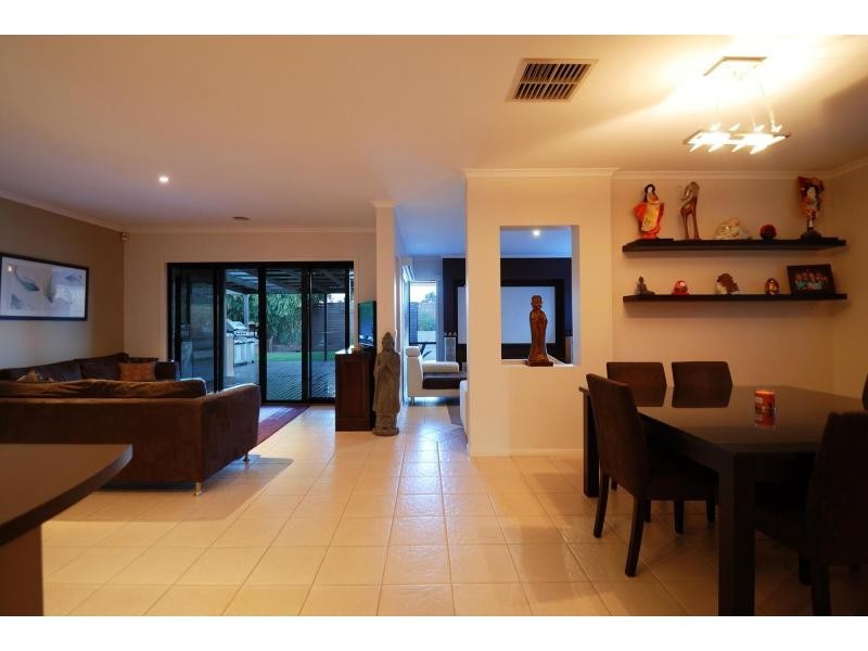 22 Ganaway Drive, Berwick VIC 3806