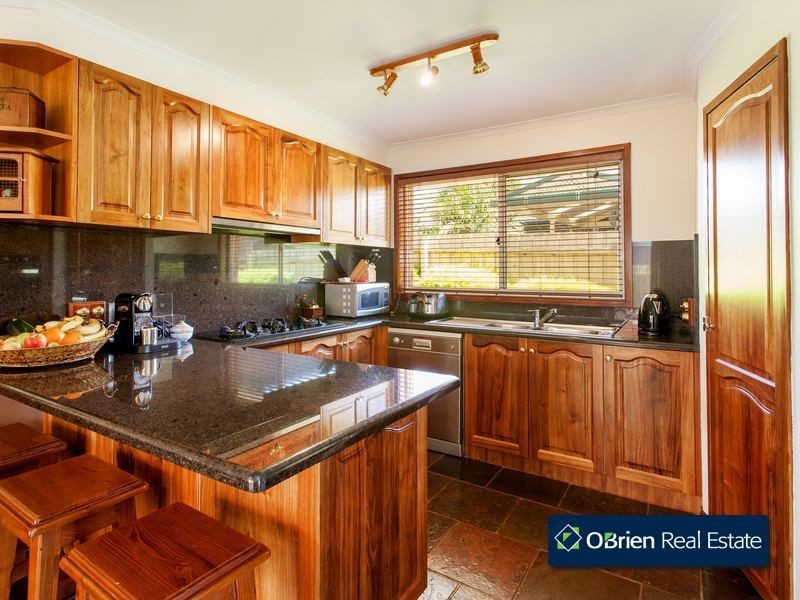 57 Bemersyde Drive, Berwick VIC 3806