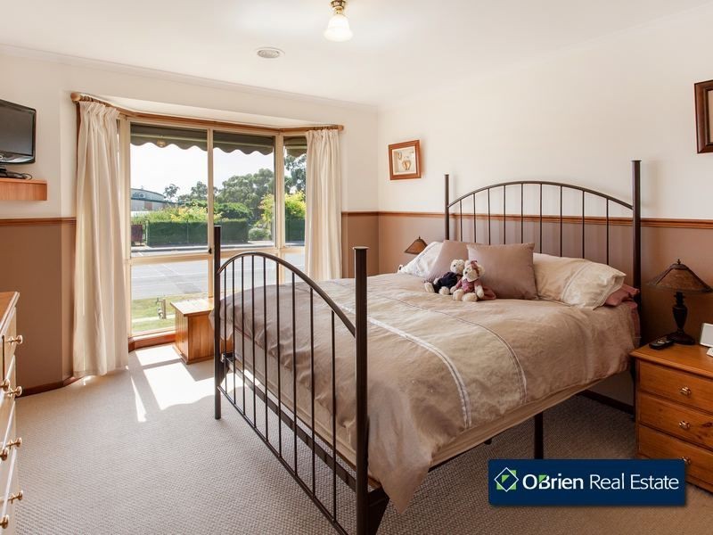 57 Bemersyde Drive, Berwick VIC 3806