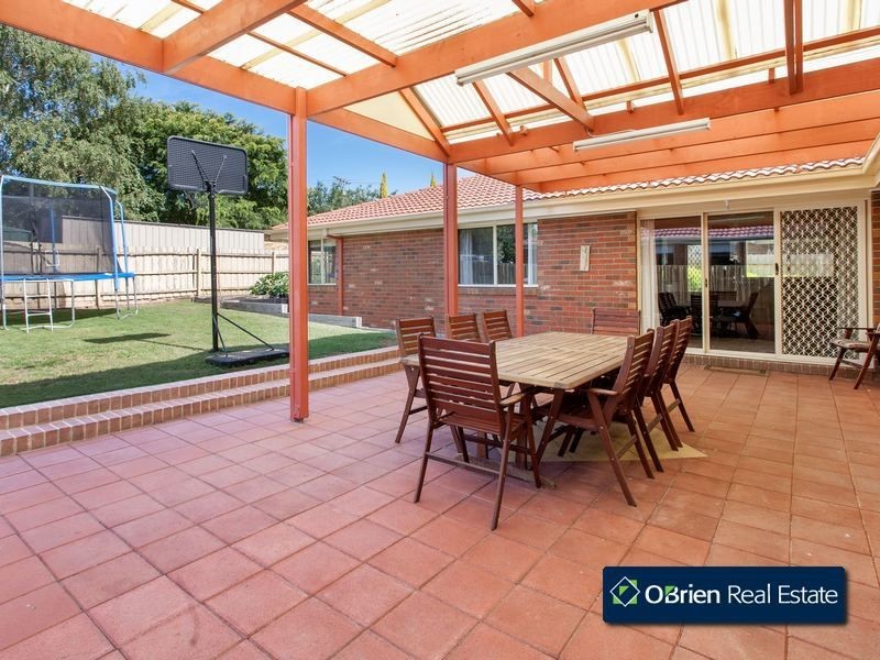 57 Bemersyde Drive, Berwick VIC 3806