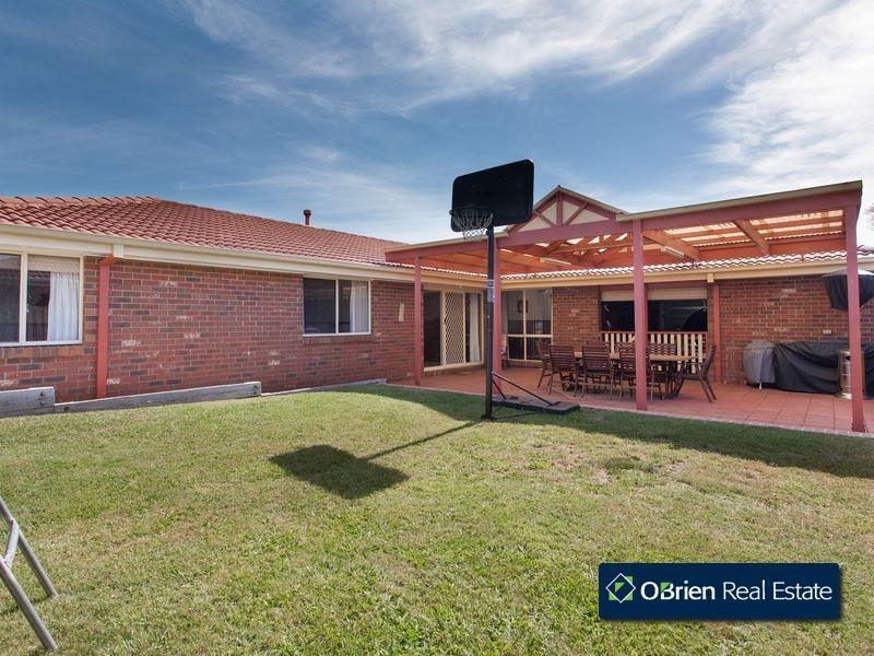57 Bemersyde Drive, Berwick VIC 3806