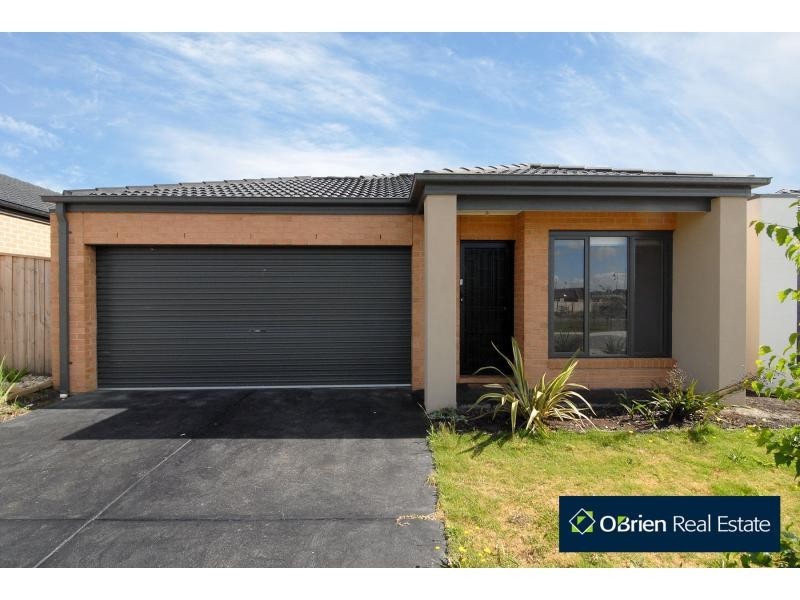 5 Elfin Way, Pakenham VIC 3810