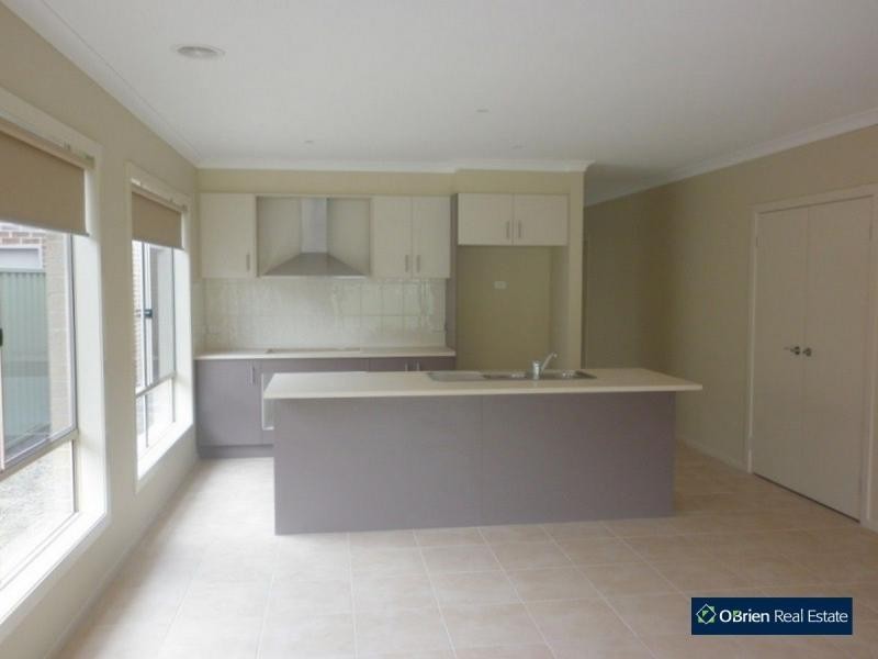 5 Edmund Street, Pakenham VIC 3810