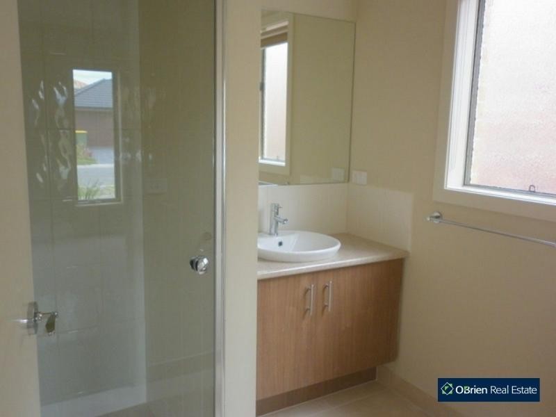 5 Edmund Street, Pakenham VIC 3810