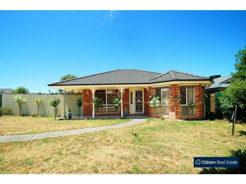 10 Ashmore Avenue, Narre Warren South VIC 3805