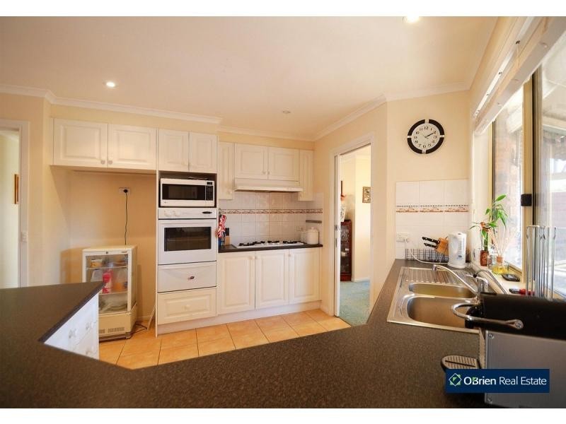 10 Ashmore Avenue, Narre Warren South VIC 3805