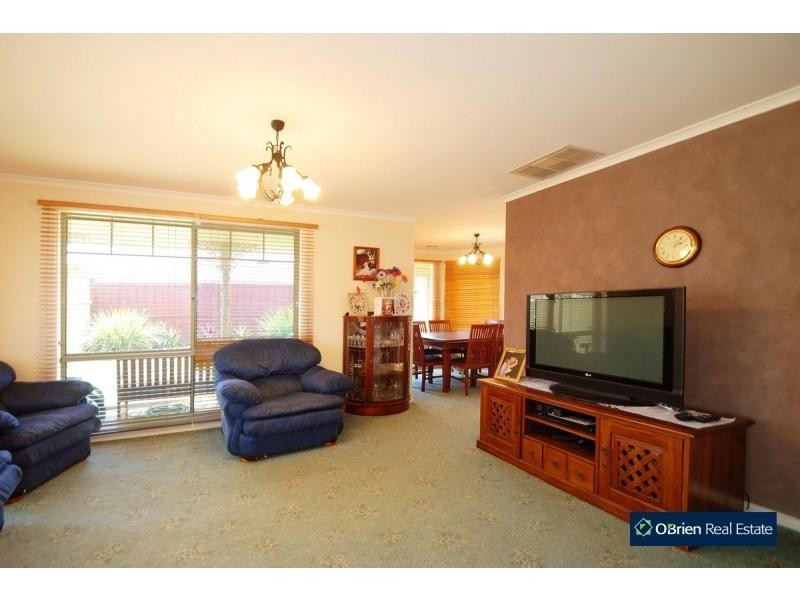 10 Ashmore Avenue, Narre Warren South VIC 3805