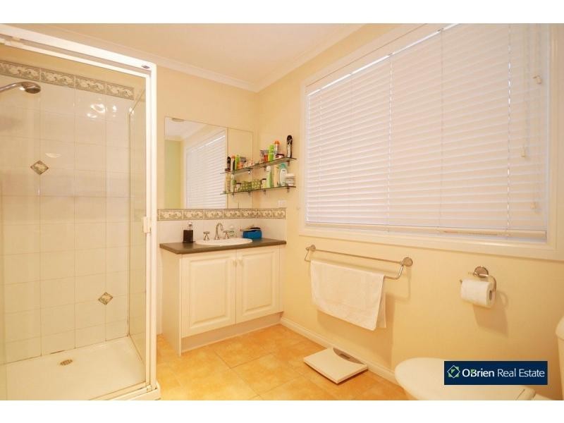 10 Ashmore Avenue, Narre Warren South VIC 3805