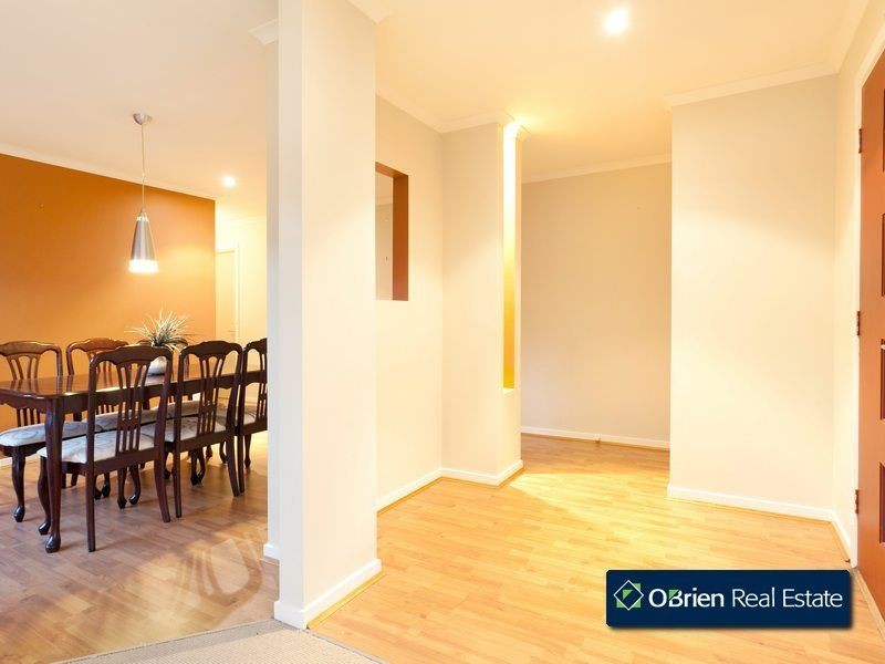 16 Marina Court, Berwick VIC 3806