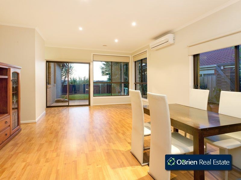 16 Marina Court, Berwick VIC 3806