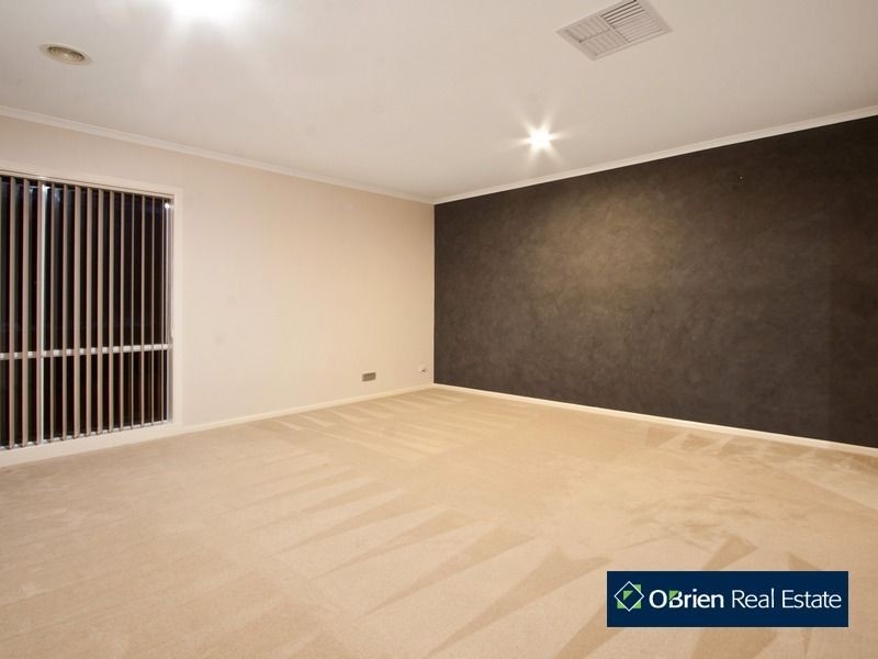 77 Viewgrand Drive, Berwick VIC 3806