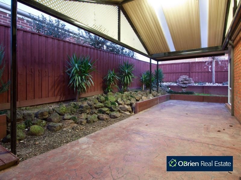 77 Viewgrand Drive, Berwick VIC 3806