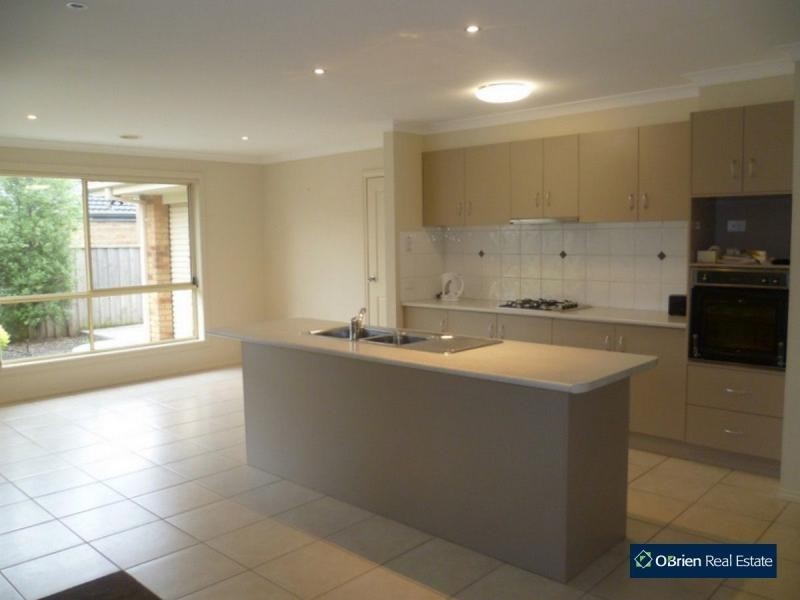 3 Wearingford Place, Narre Warren South VIC 3805