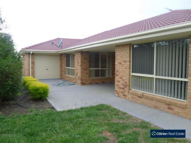 3 Wearingford Place, Narre Warren South VIC 3805