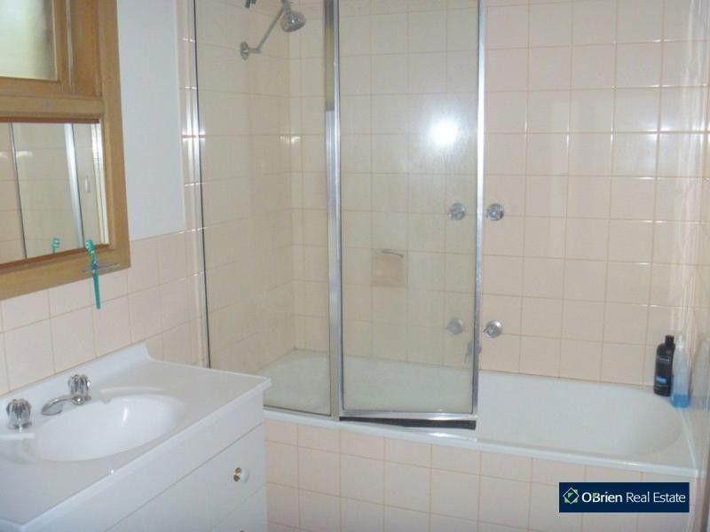 52 Collins Crescent, Berwick VIC 3806