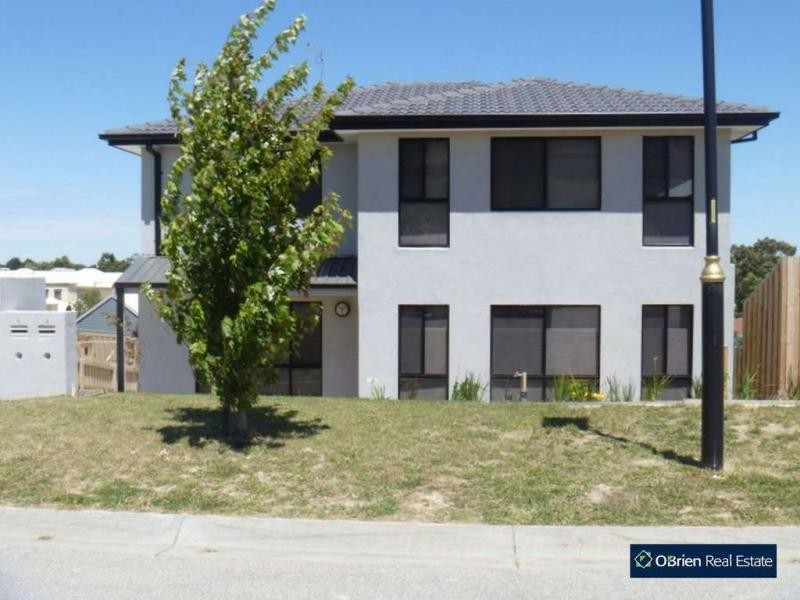Unit 1/35 Portchester Boulevard, Beaconsfield VIC 3807