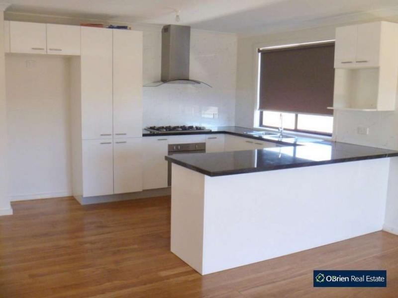 Unit 1/35 Portchester Boulevard, Beaconsfield VIC 3807