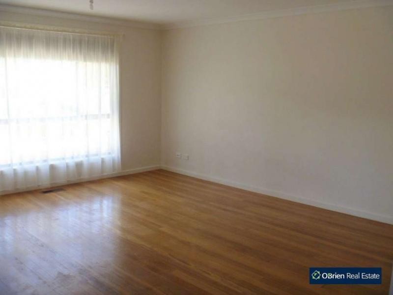 Unit 1/35 Portchester Boulevard, Beaconsfield VIC 3807