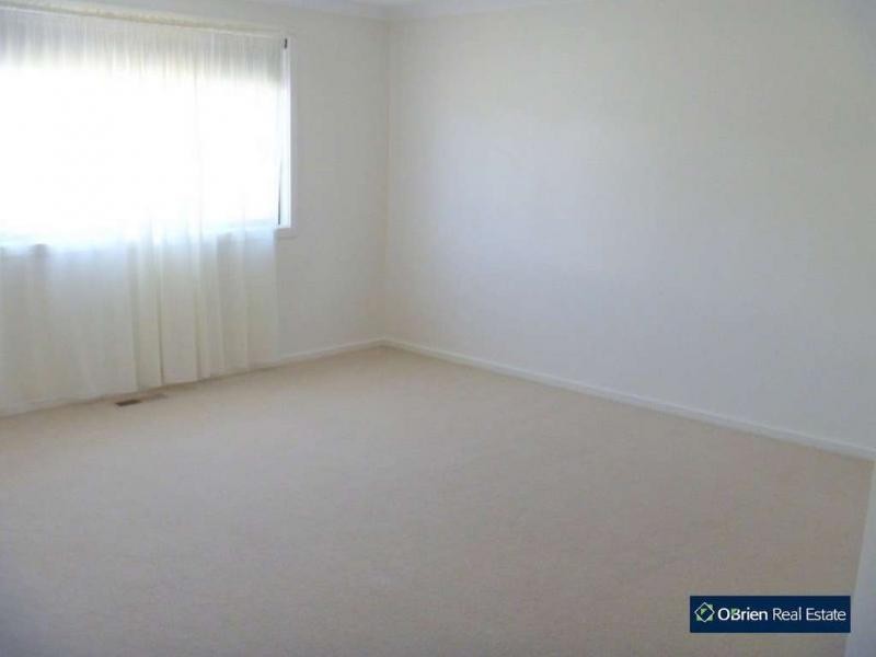 Unit 1/35 Portchester Boulevard, Beaconsfield VIC 3807