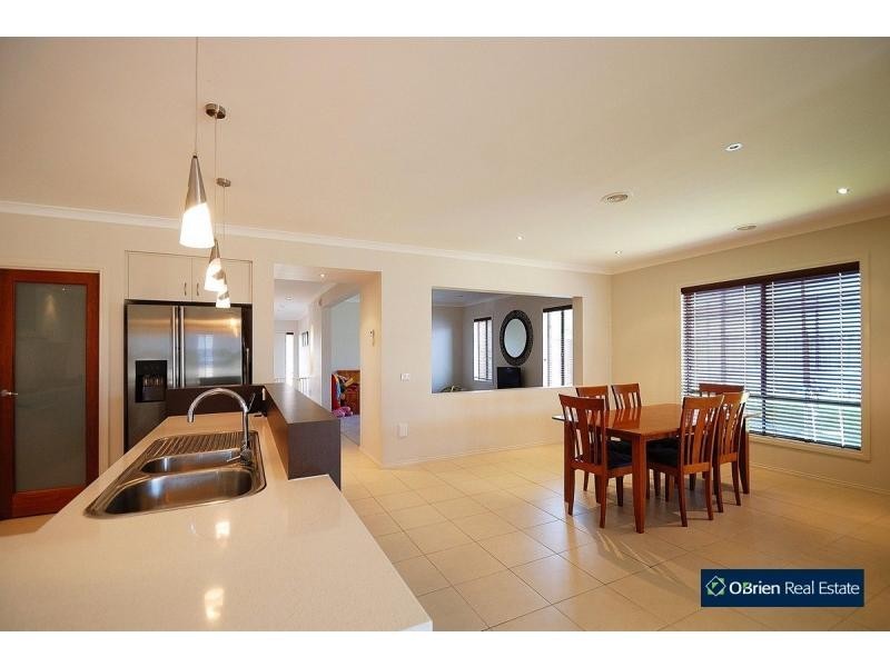 1 Angelique Street, Berwick VIC 3806