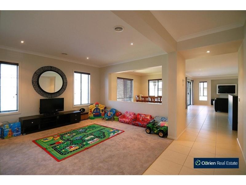 1 Angelique Street, Berwick VIC 3806