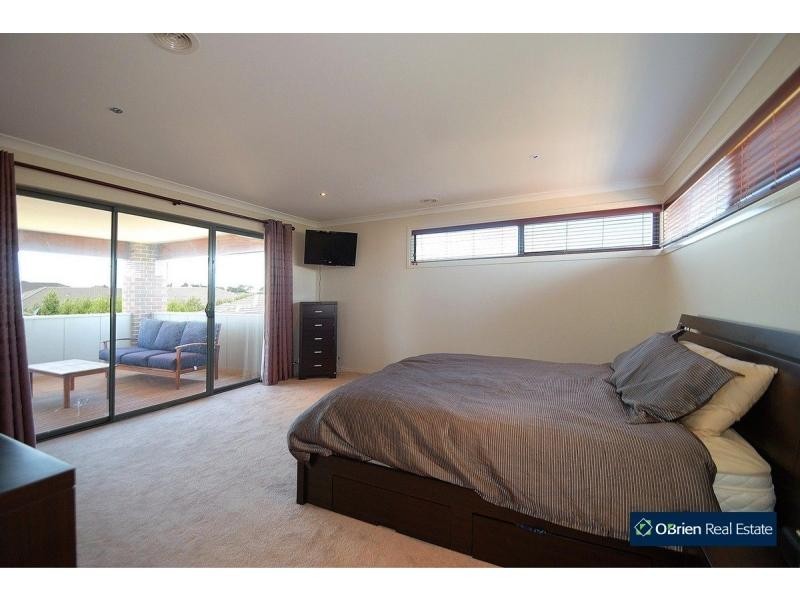 1 Angelique Street, Berwick VIC 3806