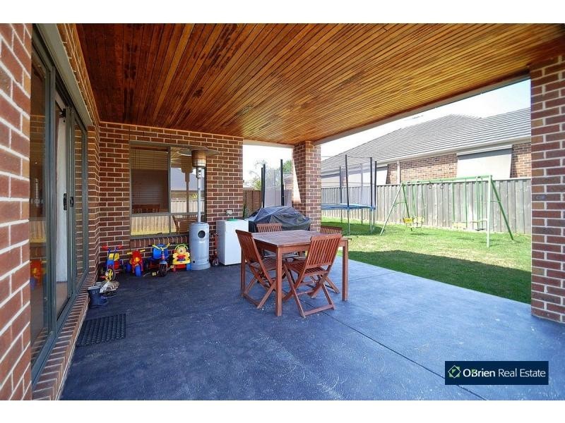 1 Angelique Street, Berwick VIC 3806