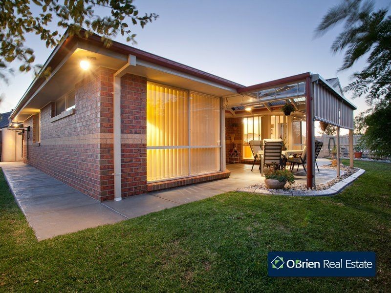 38 Moondarra Drive, Berwick VIC 3806