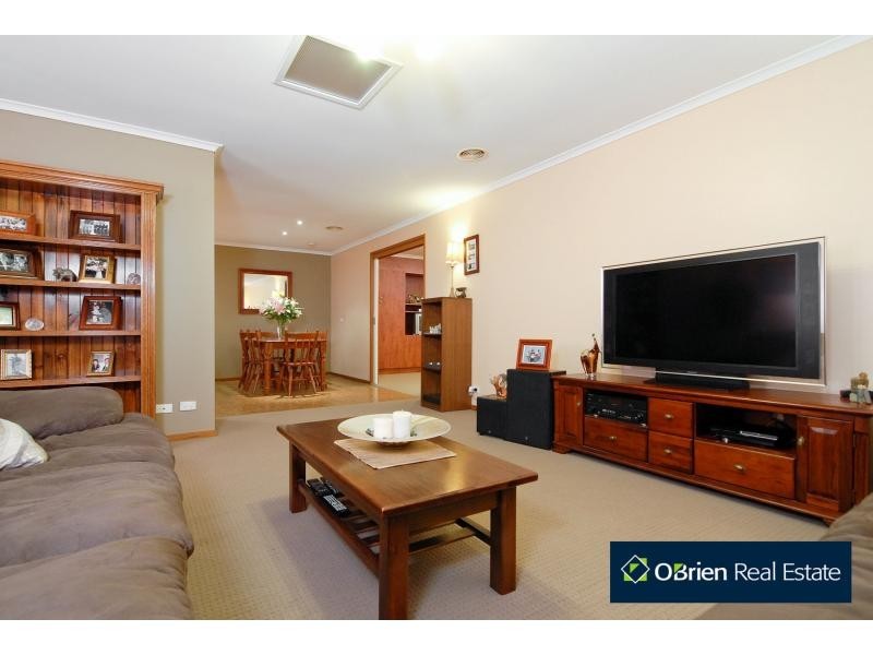 60 Blackwood Drive, Narre Warren VIC 3805