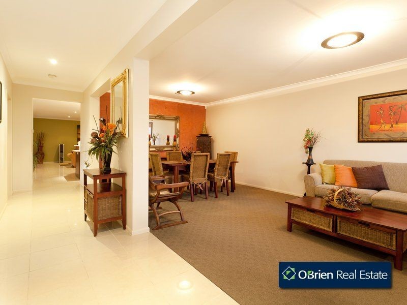 33 Norwegian Way, Narre Warren South VIC 3805