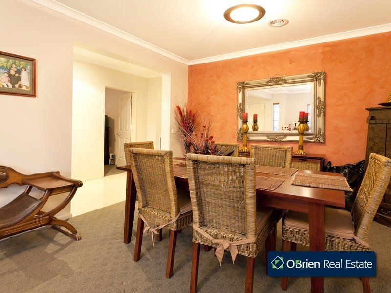 33 Norwegian Way, Narre Warren South VIC 3805