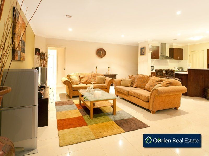33 Norwegian Way, Narre Warren South VIC 3805
