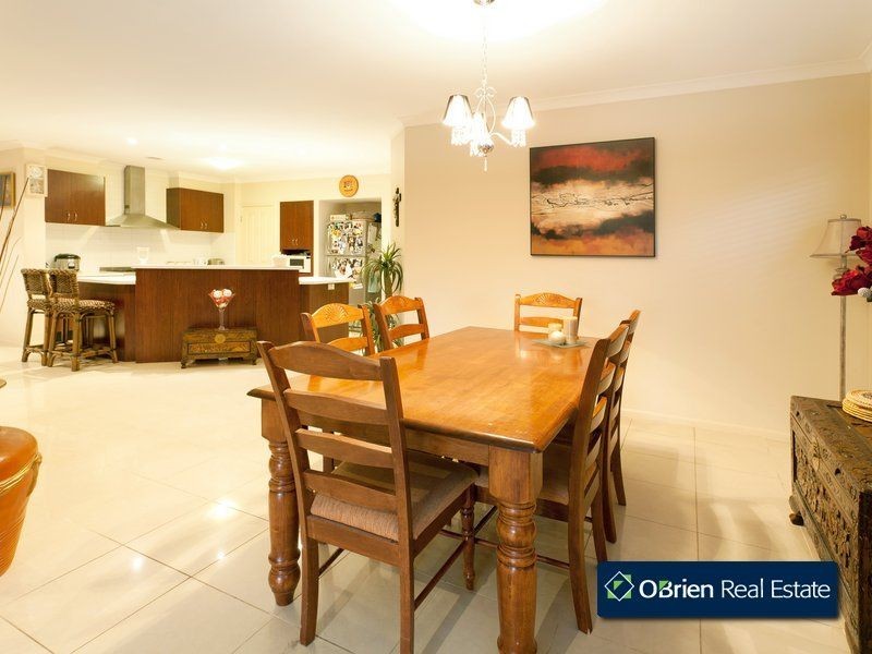 33 Norwegian Way, Narre Warren South VIC 3805