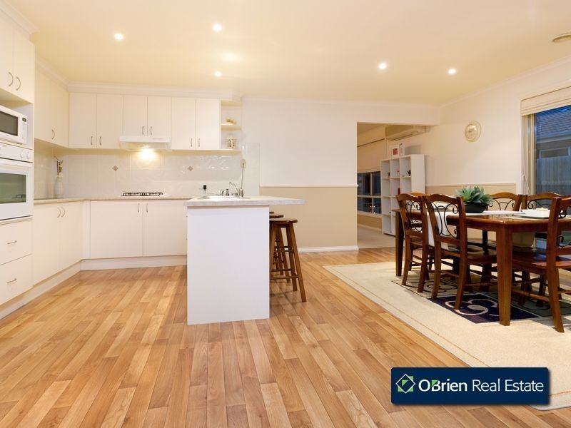 21 Freeman Drive, Pakenham VIC 3810