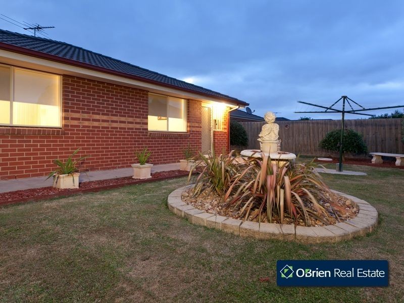21 Freeman Drive, Pakenham VIC 3810