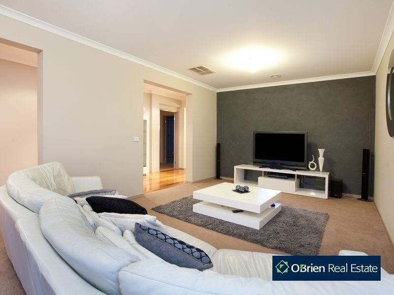 99 Marisa Crescent, Berwick VIC 3806