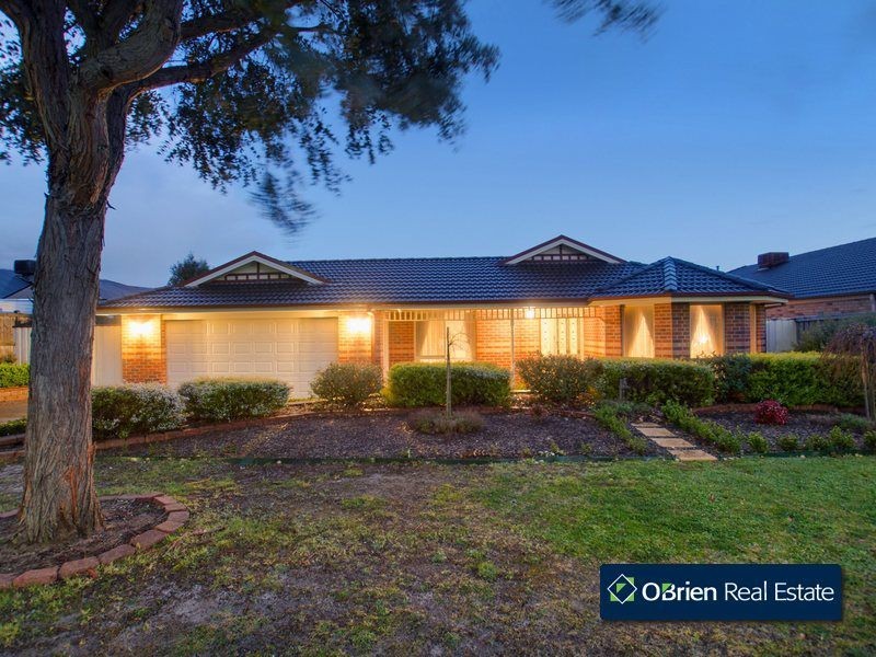 30 St Ives Drive, Narre Warren South VIC 3805