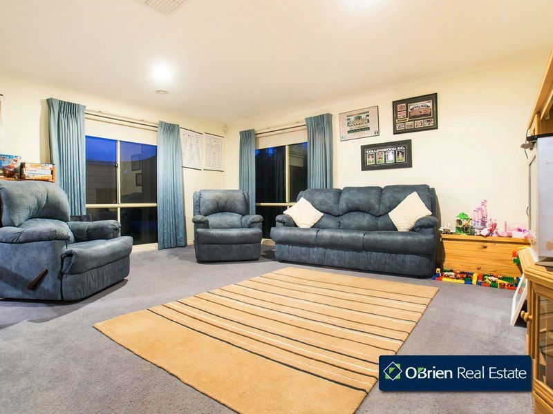 30 St Ives Drive, Narre Warren South VIC 3805