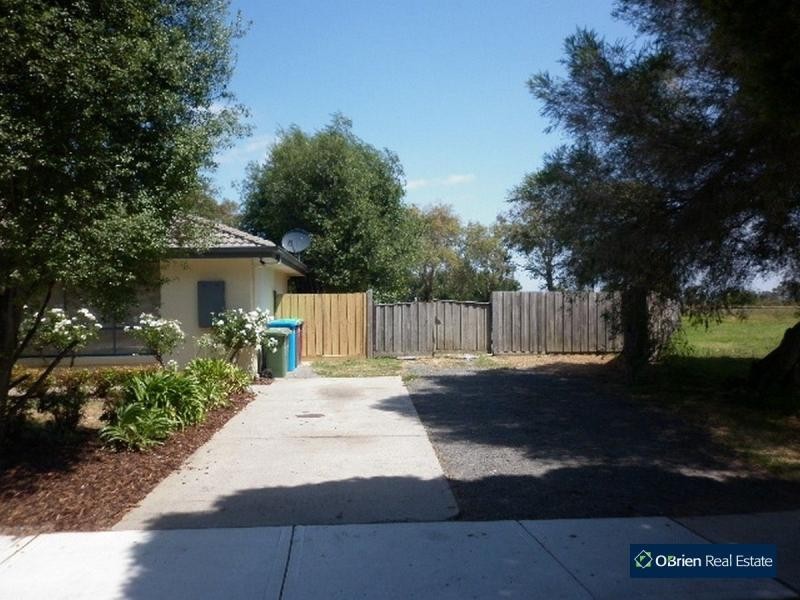 3 Ambleside Crescent, Berwick VIC 3806
