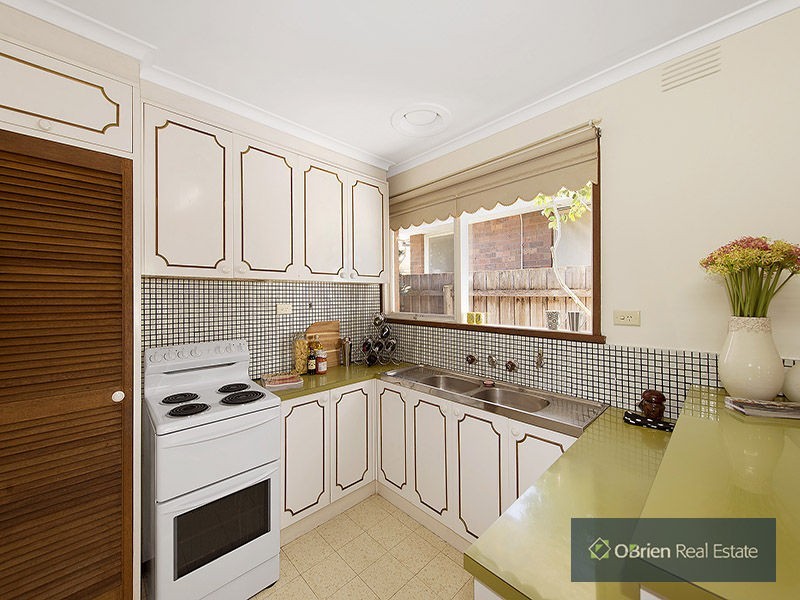 2/113 Warrigal Road, Mentone VIC 3194