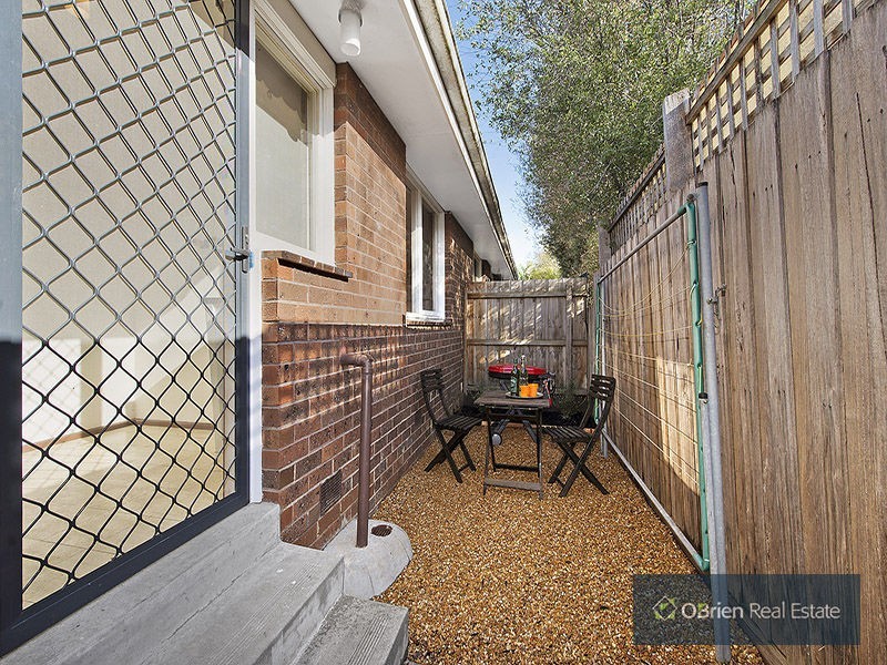 2/113 Warrigal Road, Mentone VIC 3194