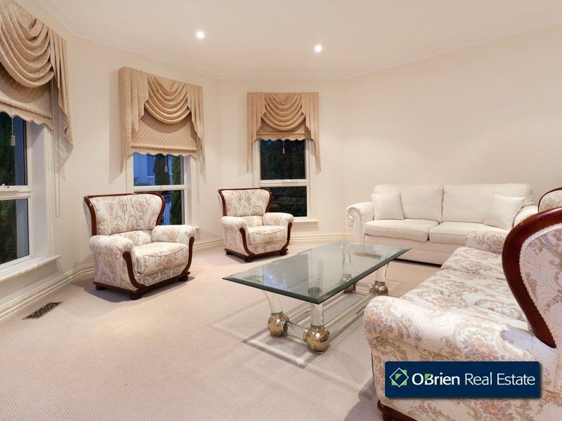 9 The Oval, Berwick VIC 3806