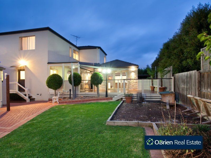 9 The Oval, Berwick VIC 3806