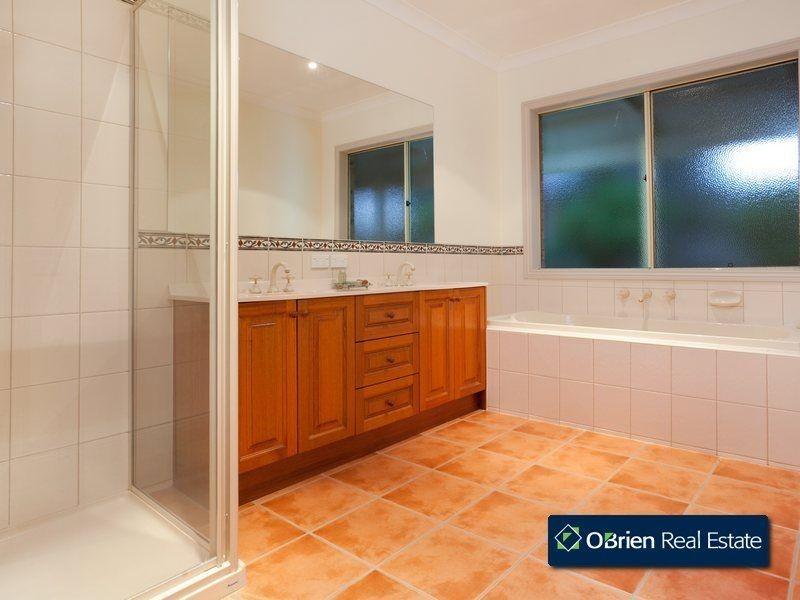 84 Murrawong Road, Maryknoll VIC 3812