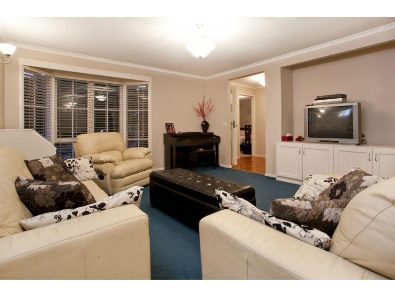 17 Poorinda Rise, Narre Warren VIC 3805