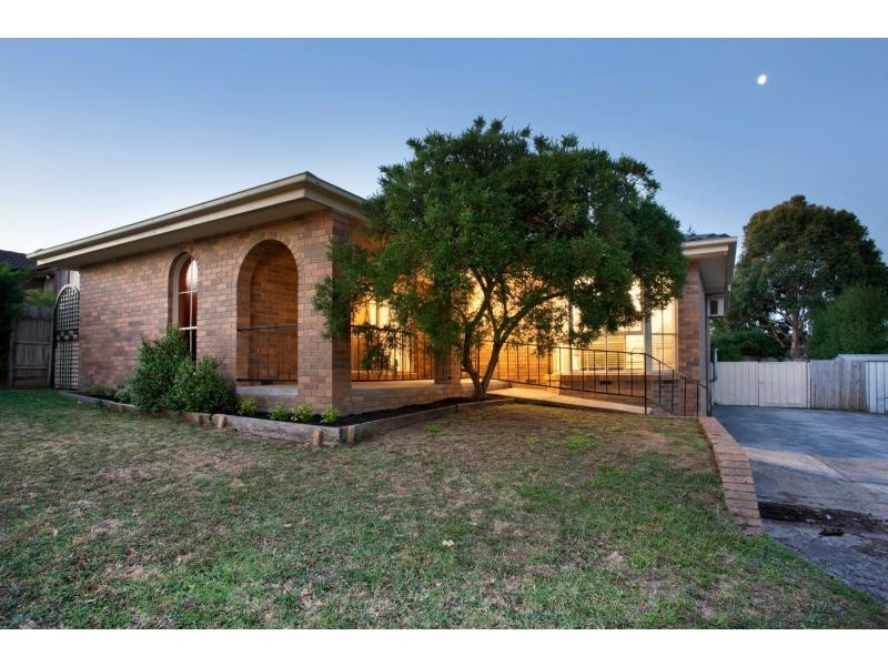 17 Poorinda Rise, Narre Warren VIC 3805