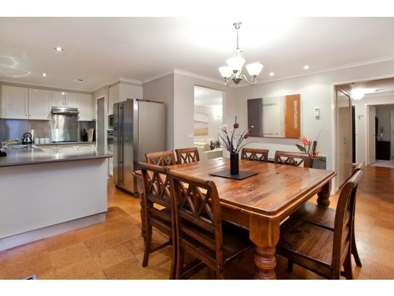 17 Poorinda Rise, Narre Warren VIC 3805
